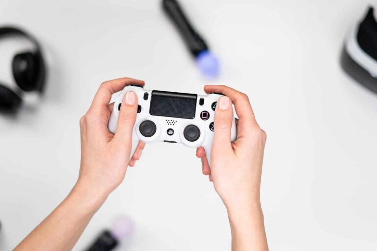 10 Best Free Games to Play Right Now (PC, Android & iPhone)